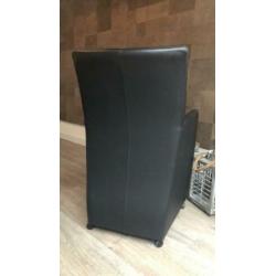 4 lederen eetkamer stoelen kuipjes zwart leren