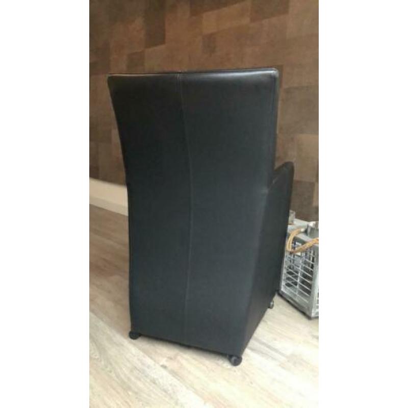 4 lederen eetkamer stoelen kuipjes zwart leren