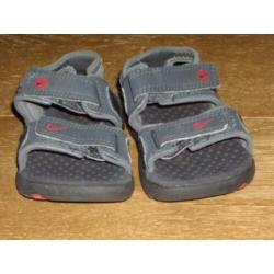 Nike sandaaltjes 22