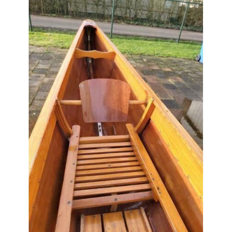 Roeiboot , zeer geschikt als decoratie