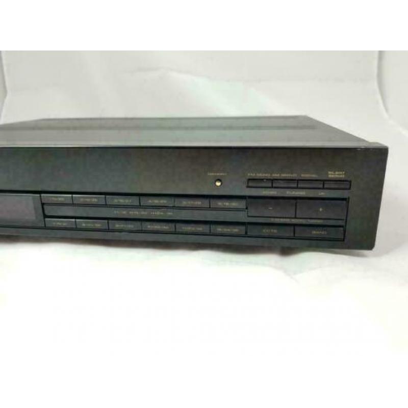 Pioneer F-447L fm/am digital synthesizer tuner