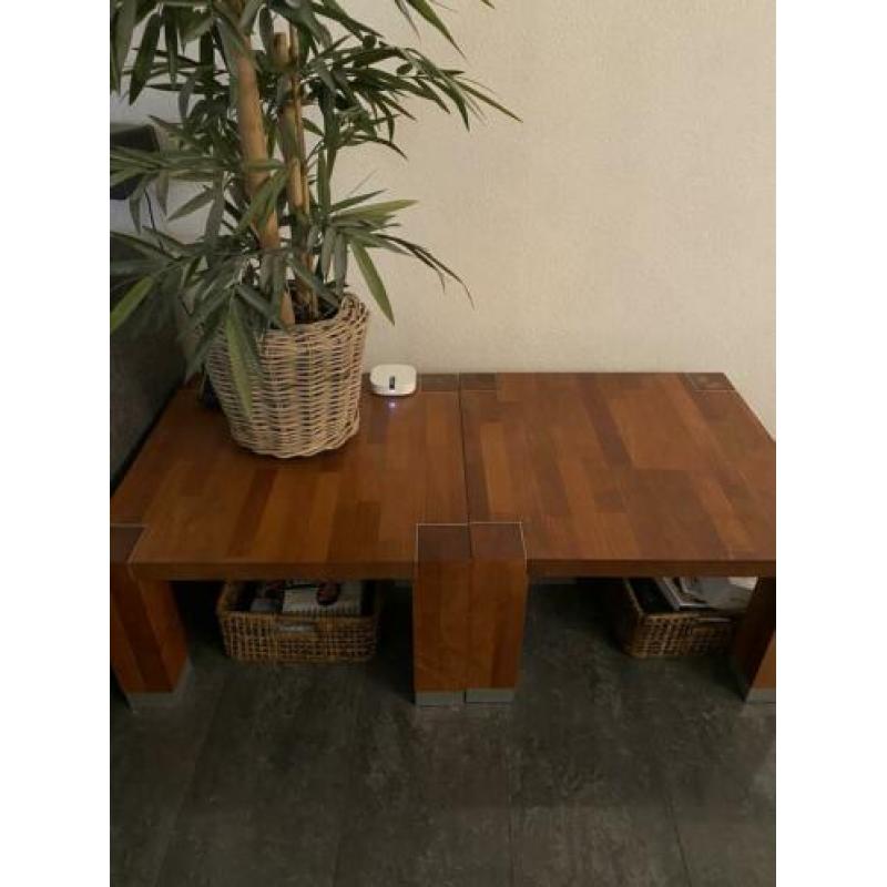 Eethoek met 6 leren stoelen dressoir kast twee tafeltjes