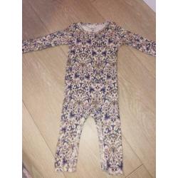 Meisjes kleding maat 74-80