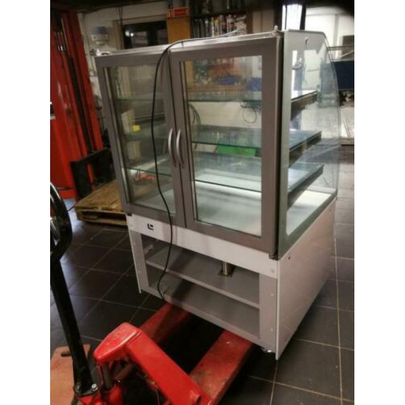 Grote glasvitrine uit een Starbucks winkel met led verlicht