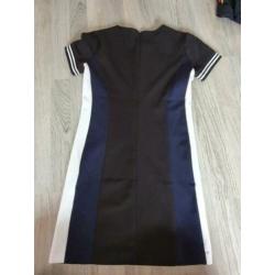 Nieuw staat Geisha jurkje super stoer mt 140. Mooi jurkje.