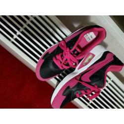 Nieuwe Nike damesschoenen maat 39
