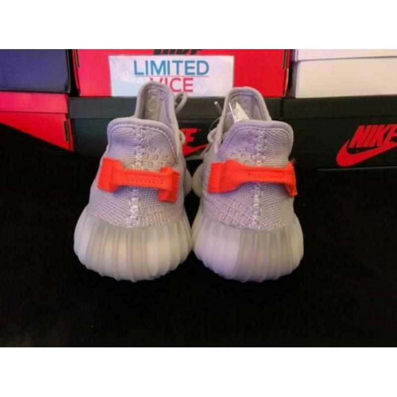 YEEZY 350 "Tail Light" EU 38 - US 5.5 - FX9017