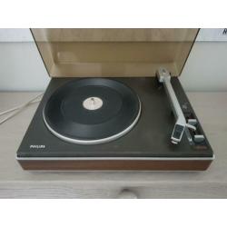 Vintage platenspelertje: Philips 214