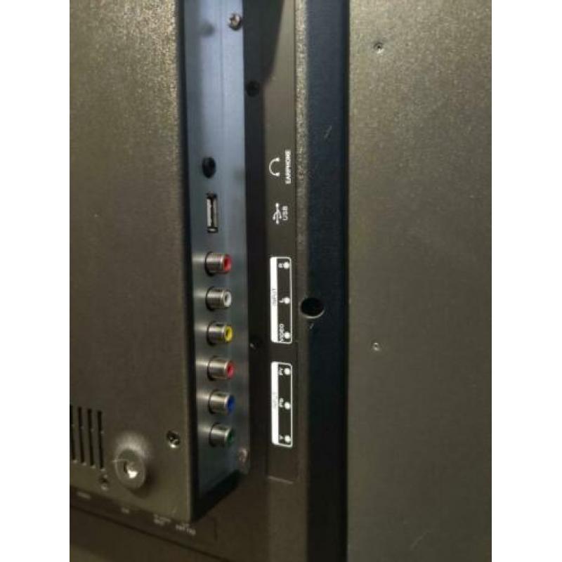 40" Full HD LED TV met tv meubel