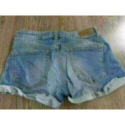 Jeansshort van Mango mt 34, gedragen in goede staat