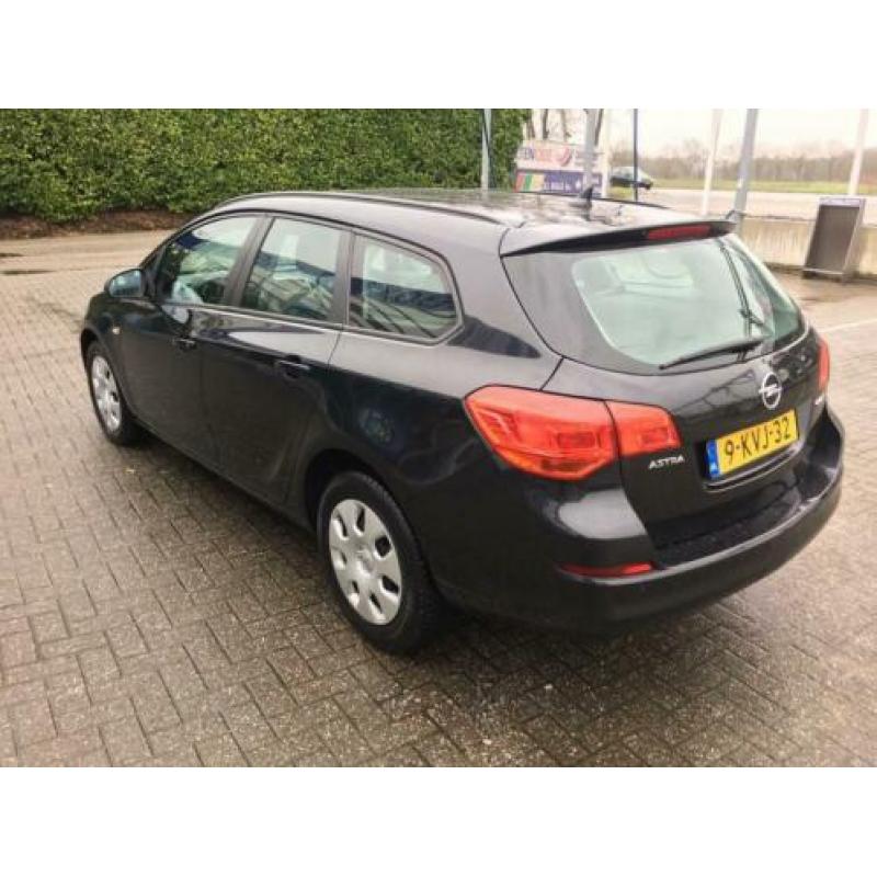 Opel Astra Sports Tourer 1.7 CDTi Business +