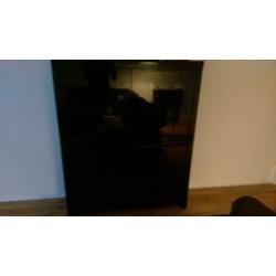 Zwarte glans kast