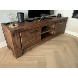 Tv meubel, eettafel, salontafel