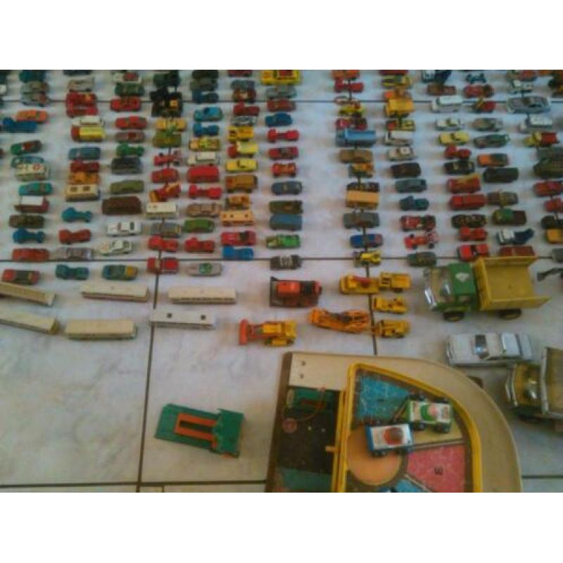350 stuks model auto"s (zoldervonds)