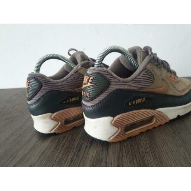 Nike Air Max 90 LTR 38 brown