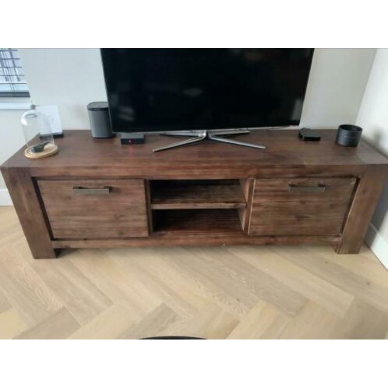 Tv meubel, eettafel, salontafel