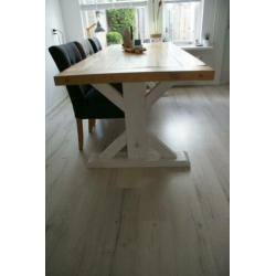 Robuuste houten eettafel 2.40cm