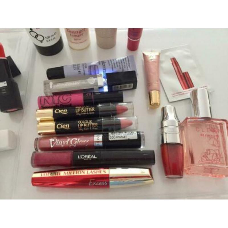 Setje van L’Oréal NYC Boss mascara lipglos Clean parfum €25