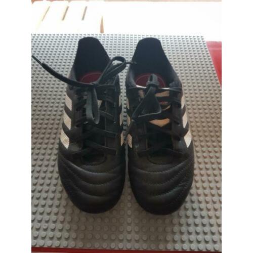 Adidas voetbalschoenen maat 32