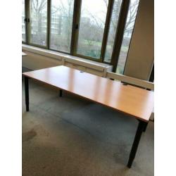 4 grote kantoor bureau's 200x100 in hoogte verstelbaar