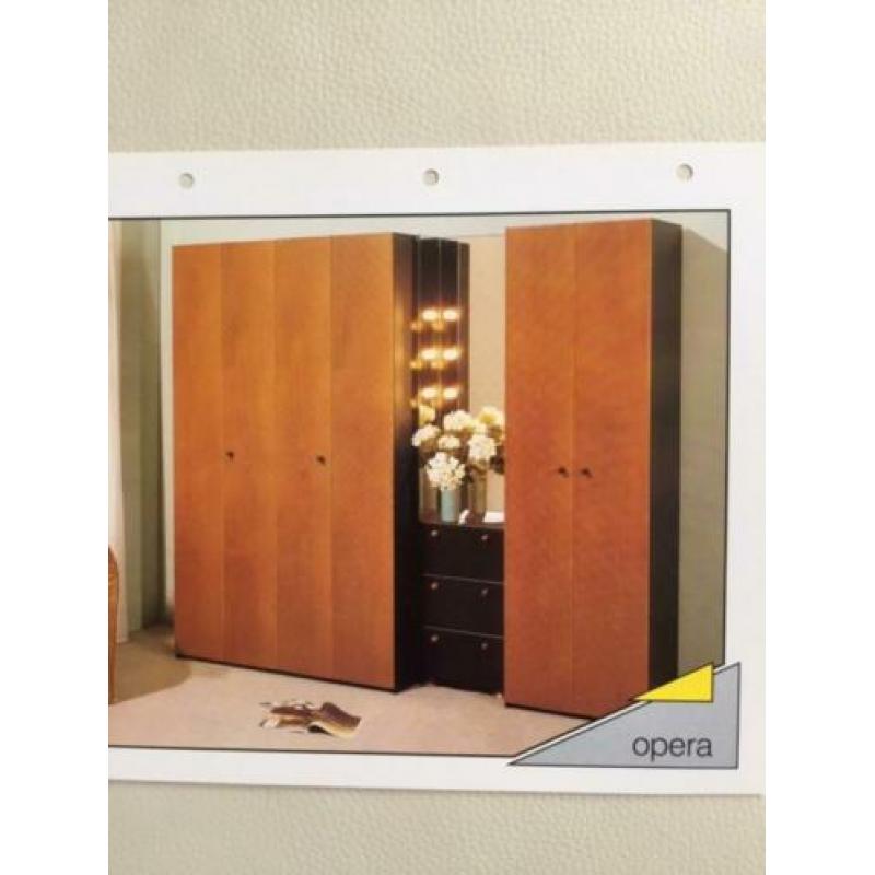 Te koop slaapkamer ameublement.