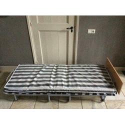 Logeerbed