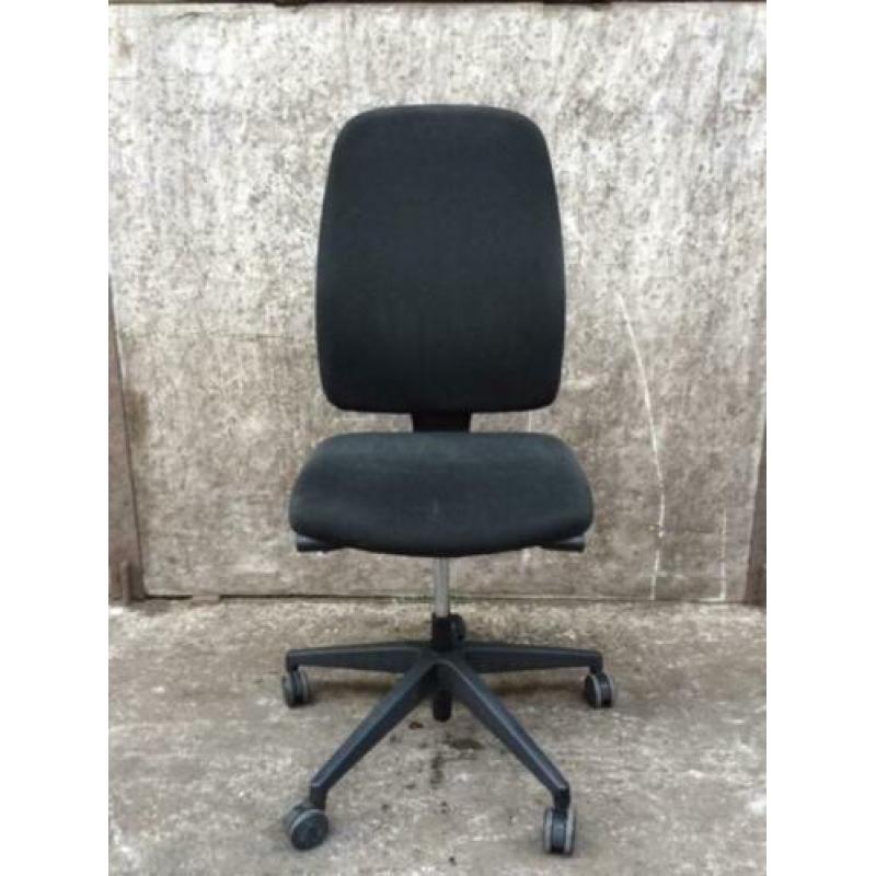 Interstuhl bureaustoelen - zwart gestoffeerd - ergonomisch