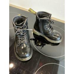 Nette zwarte Dr. Martens laarsjes maat 23