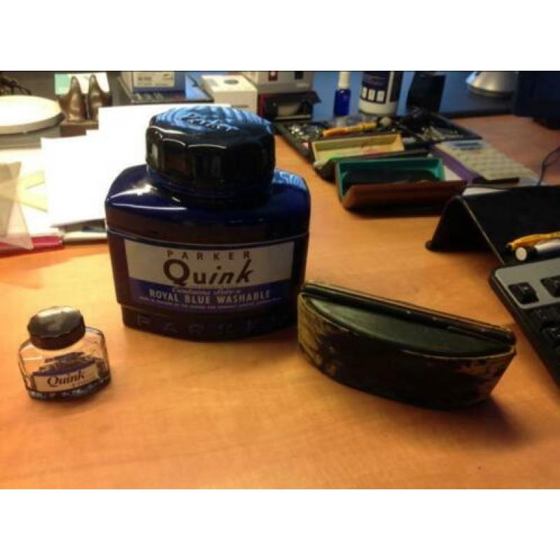 Inktpot groot Parker Quink solv-x royal blue glas groot!