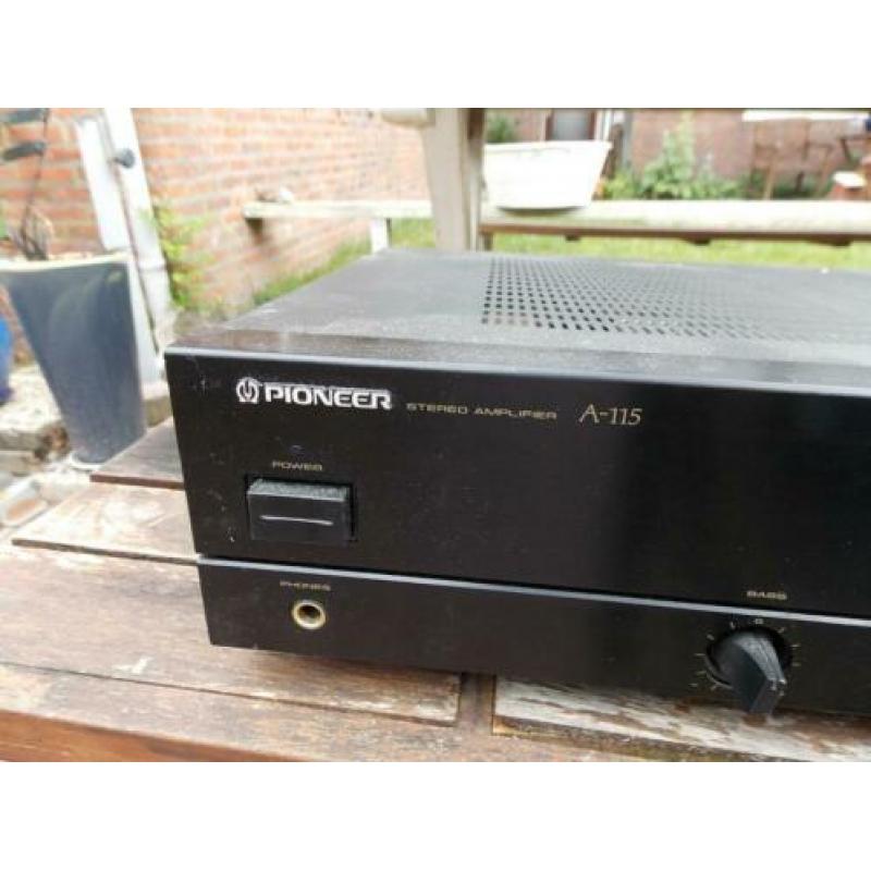 Pioneer a 115 210 watt versterker