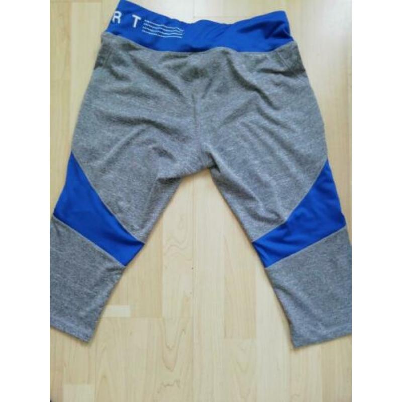 2 Sportcapri's, maat L.