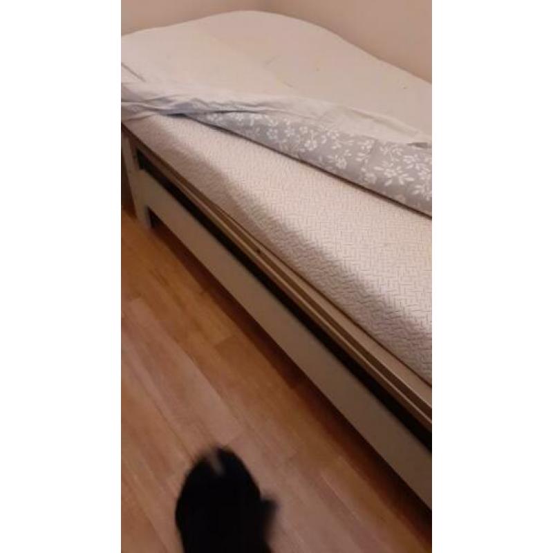 1 persoons bed met auping matras