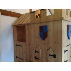 Ridderbed van steigerhout