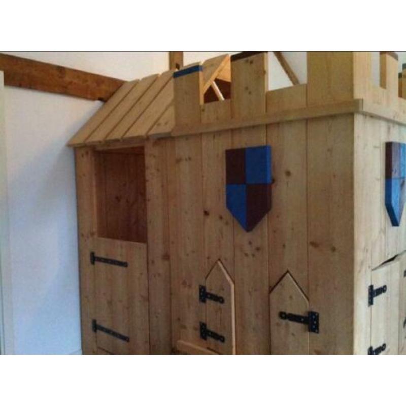 Ridderbed van steigerhout