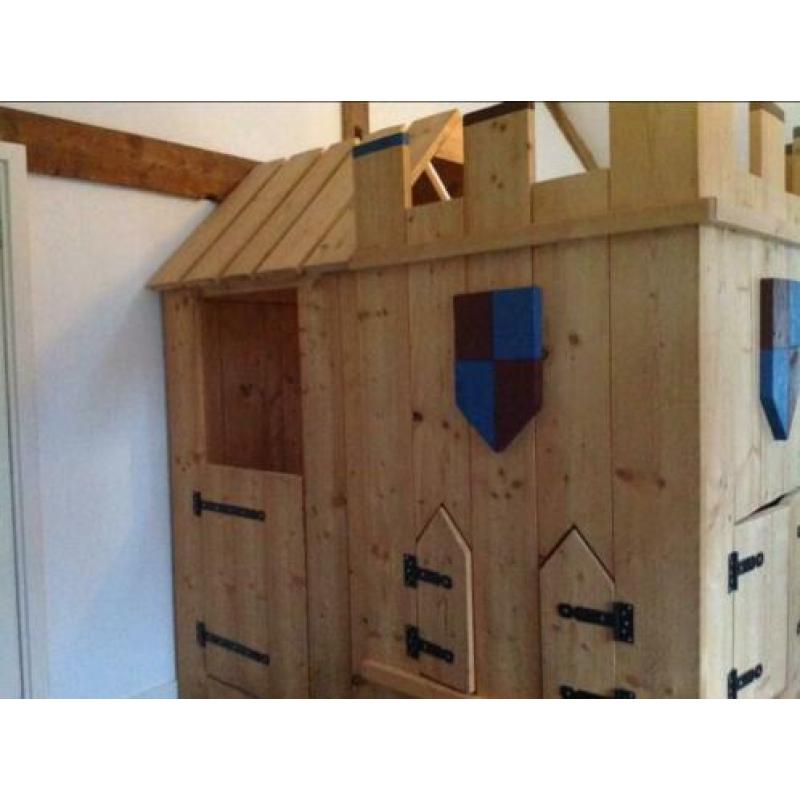 Ridderbed van steigerhout