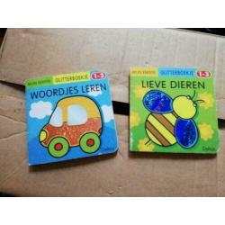 Houten Knopjes Puzzels, klok en boekjes