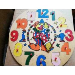 Houten Knopjes Puzzels, klok en boekjes