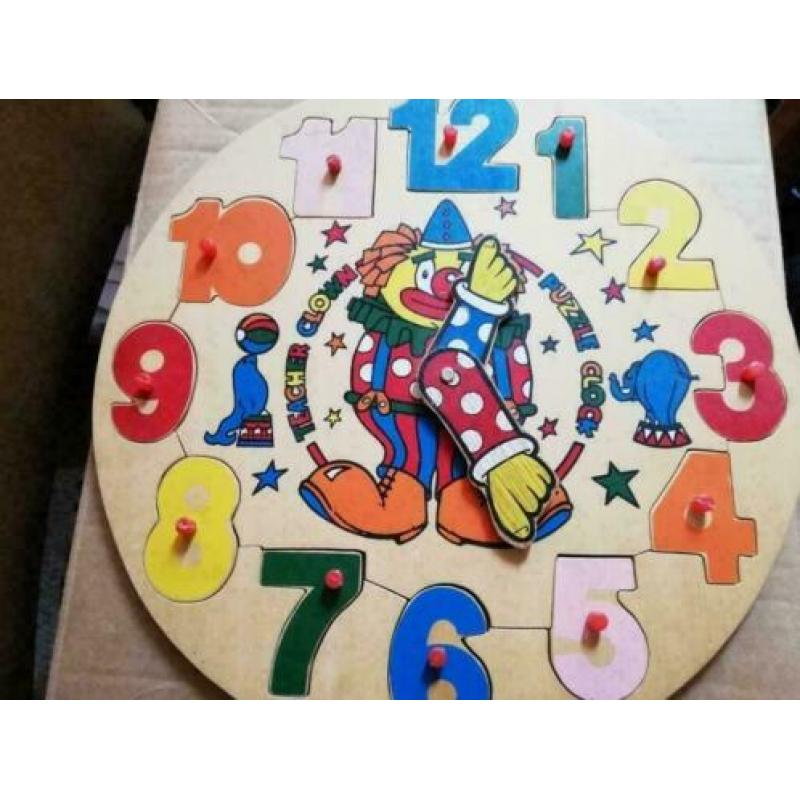 Houten Knopjes Puzzels, klok en boekjes