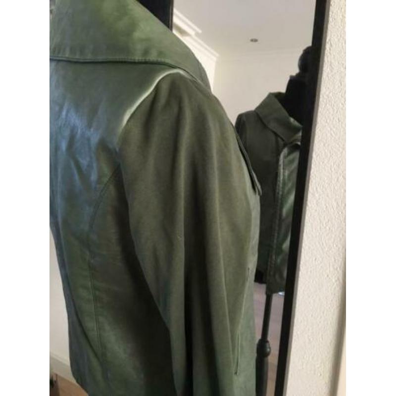 Nieuw stoer groen jasje van Yest, maat 40.