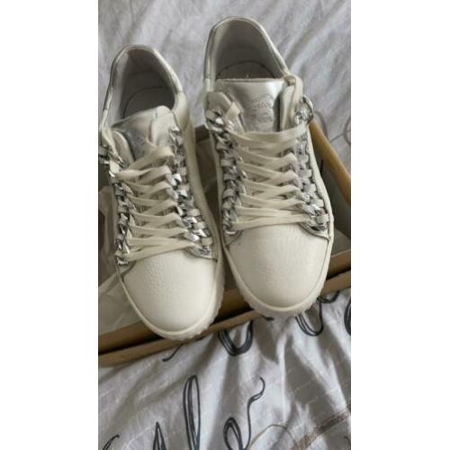 Schoenen / sneakers maat 39