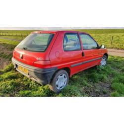 Peugeot 106 1.0 Sketch 2000 Rood