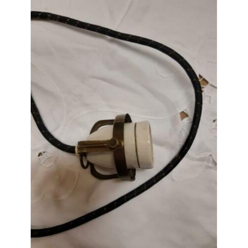Antieke, brocante lamp-onderdelen, o.a katrol.