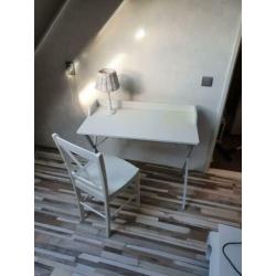 Bureau + Stoel