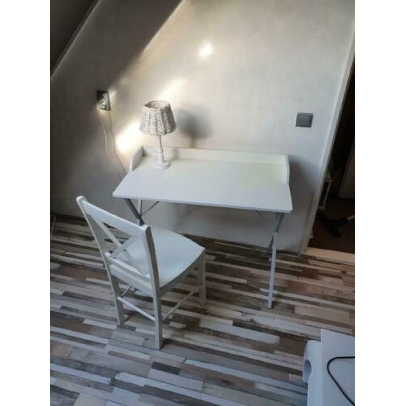 Bureau + Stoel