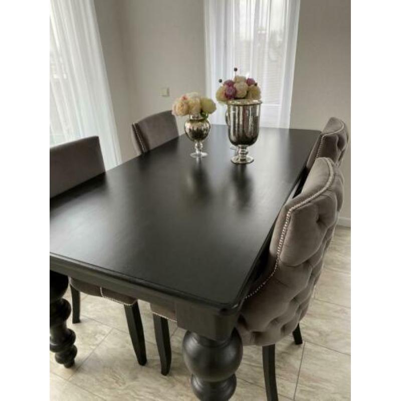 Zwarte eettafel (Rofra Home)