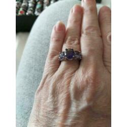 Mooie 925zilveren ring met paars amethist maat 17