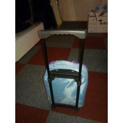 Kidsroom kinderkoffertje mét wieltjes