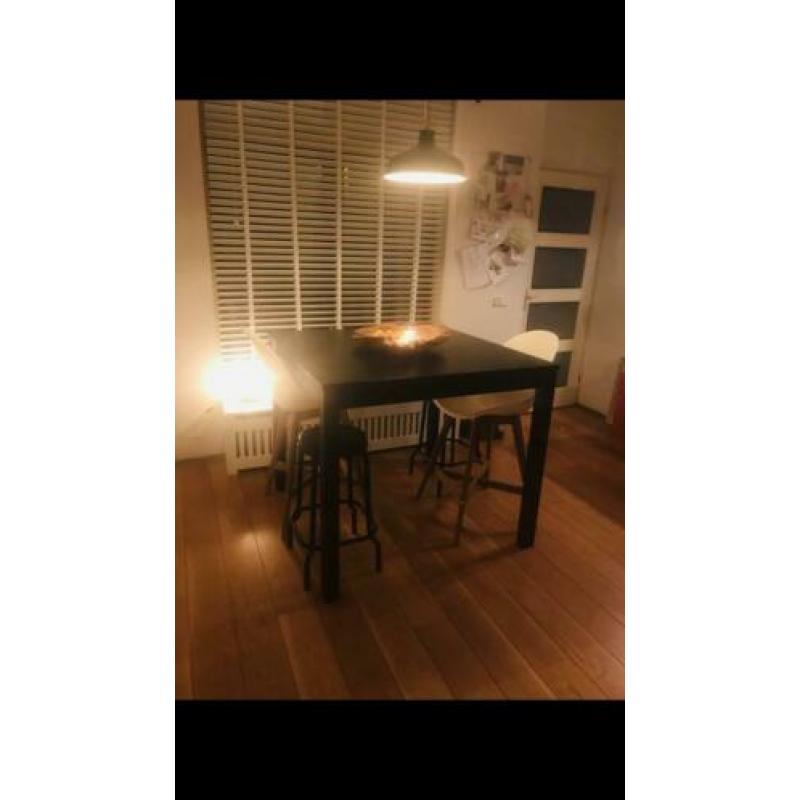 Bartafel incl. stoelen en krukken