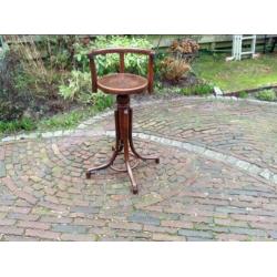 ----- In de STIJL van THONET 1930 -----