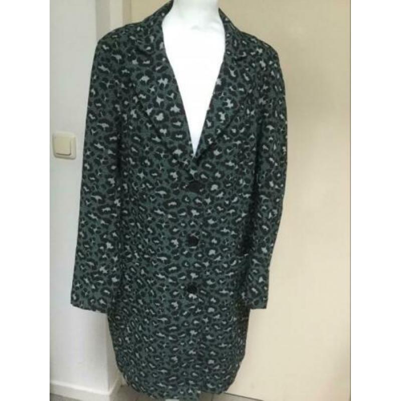 Prachtige lang Dreamstar colbertjas met panterprint maat 46
